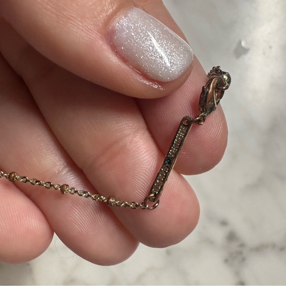 Kendra Scott Iridescent Green and Silver Necklace - Picture 2 of 2